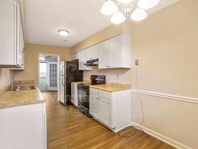Building Photo - 106 E Bay Ct