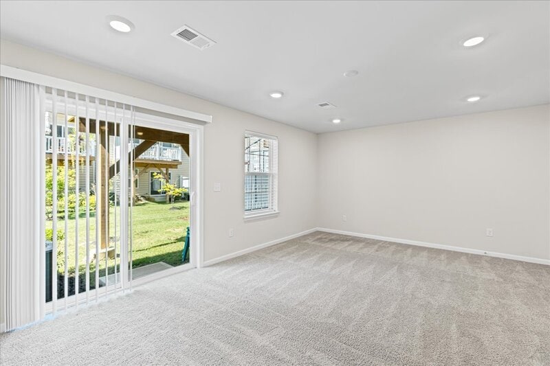 Building Photo - 9 Venice Ln