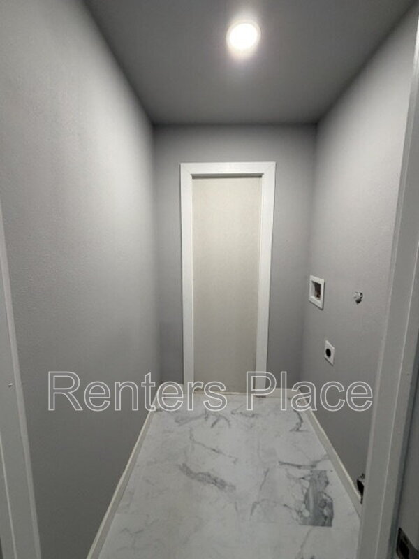 Building Photo - 1322 N Birmingham Pl