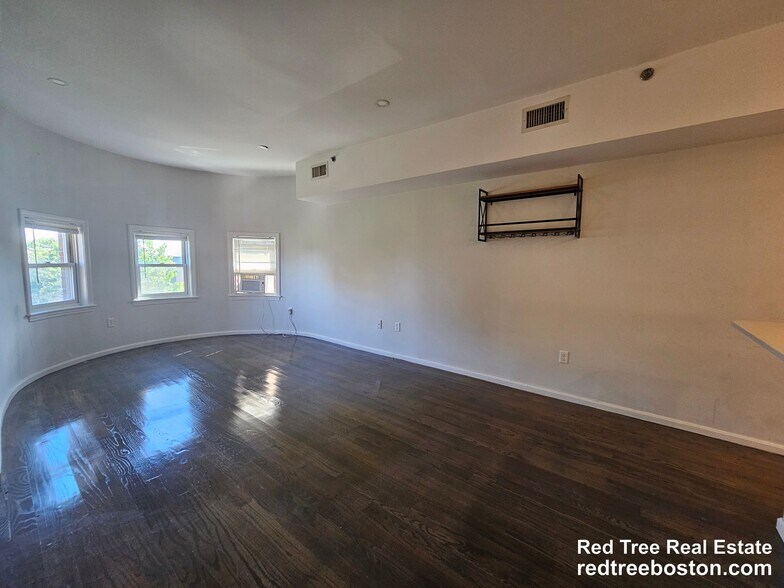Building Photo - 1406 Beacon St