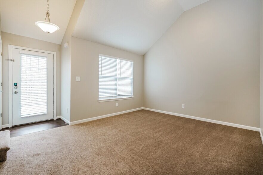 Building Photo - 2780 Highland Hill Pkwy