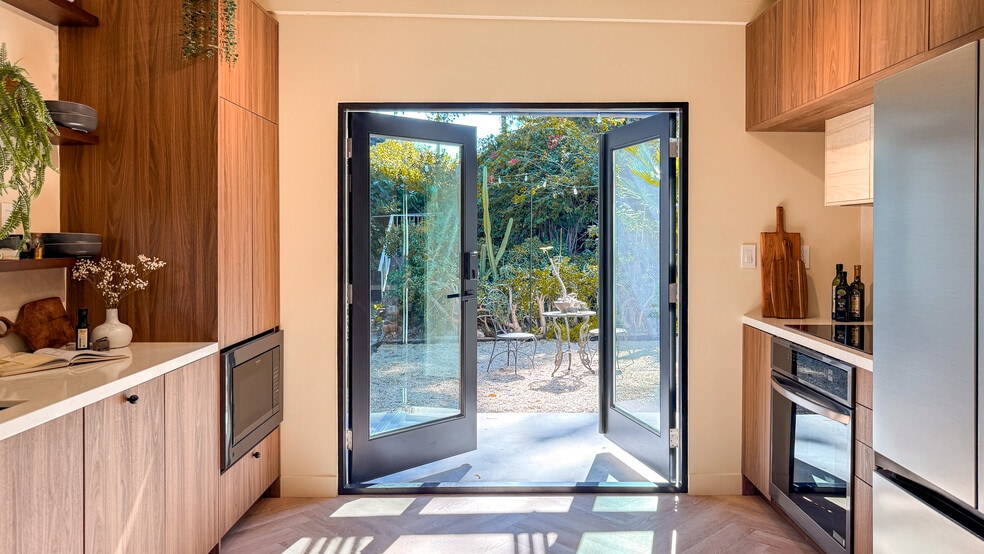 Building Photo - 5323 Monterey Rd