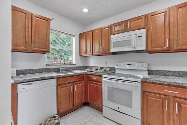 Building Photo - Southwest 8th Street, North Lauderdale, FL 33068 - 3 BR 2.5 BA townhouse