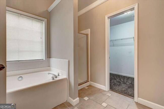 Building Photo - 25 Wisteria Cir