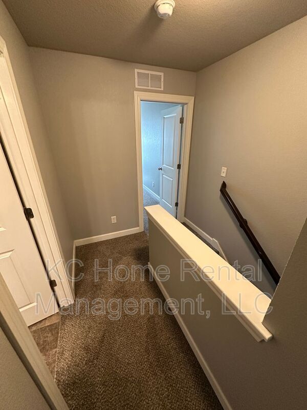 Building Photo - 10530 Kane Dr