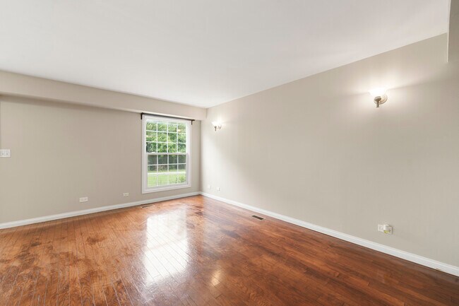 Building Photo - 1301 Seabury Cir