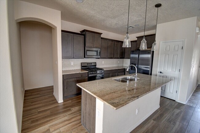 Building Photo - 4461 Golden Eagle Loop NE