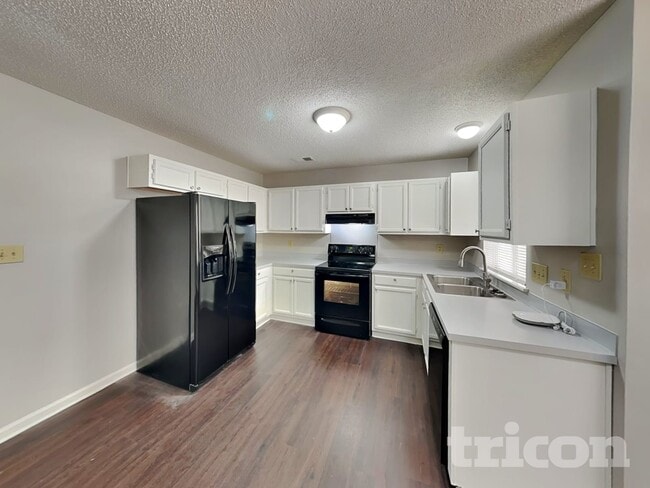 Building Photo - 11622 Calgary Dr