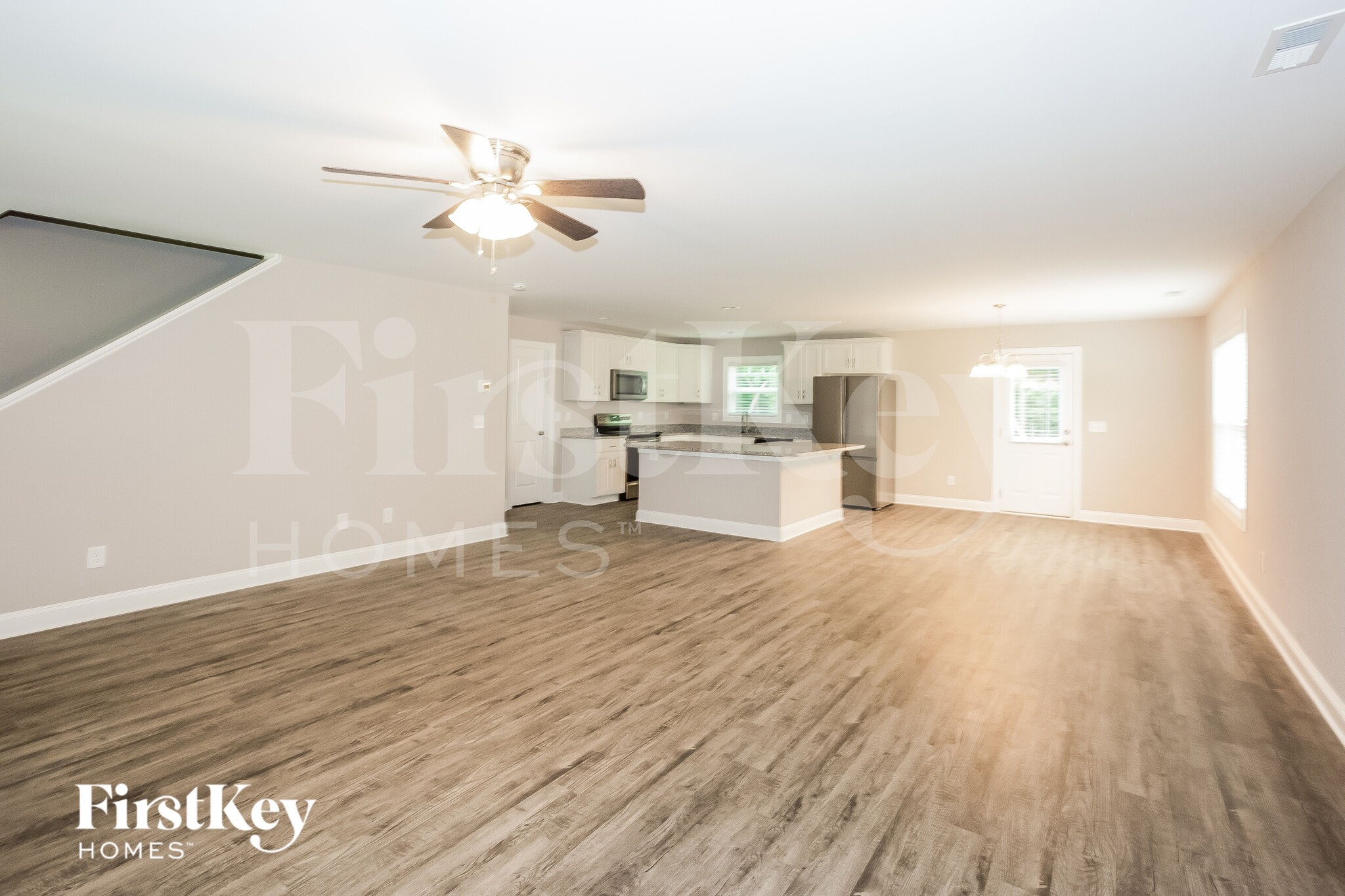 Building Photo - 667 White Oaks Rd