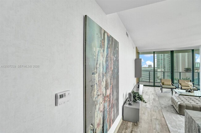 Building Photo - 650 NE 32nd St