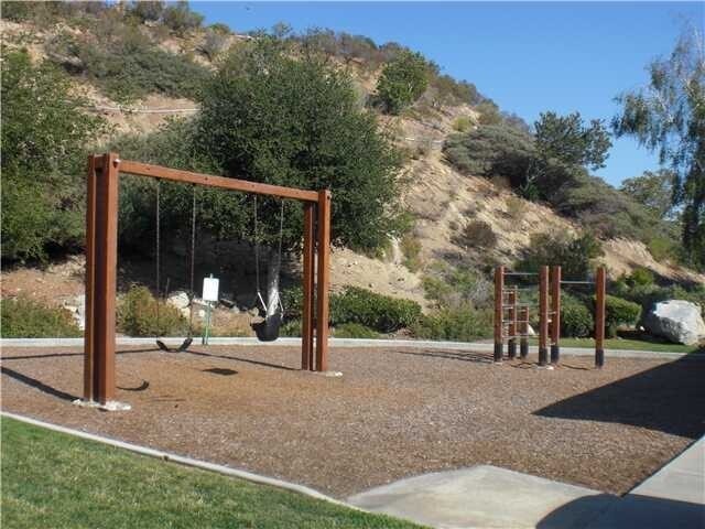 Building Photo - RB 2 Br 2 BathPetOK+washer+Dryer All Appl 2 Prkg spots>TEXT 858-774-1574