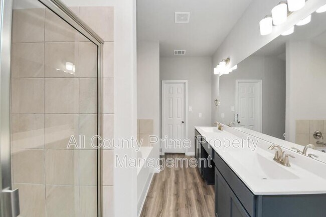 Building Photo - 13318 Villa Sola Dr