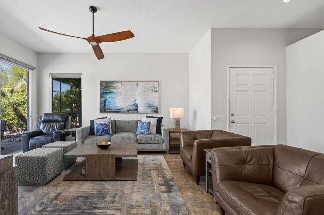 Building Photo - 48 Pebble Beach Dr