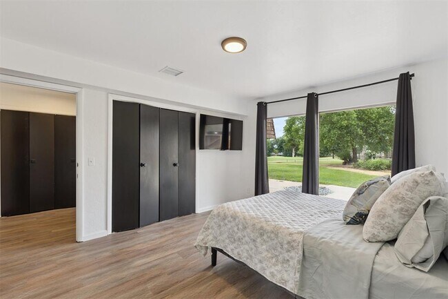 Building Photo - 12508 Green Valley Dr