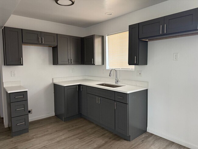Building Photo - 1 Bedroom Phx. Apartment