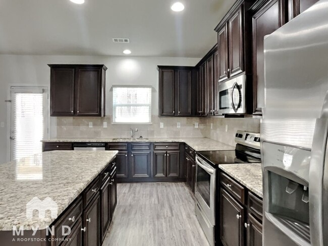 Building Photo - 464 Vandenburg Dr