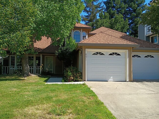 Building Photo - Excellent Fair Oaks Location 3 Bedroom Home!