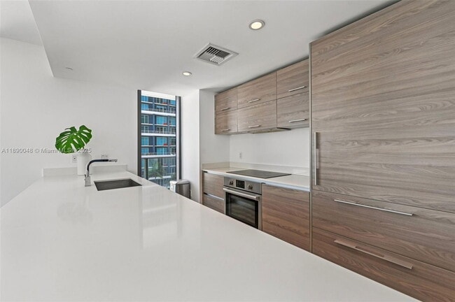 Building Photo - 1300 S Miami Ave