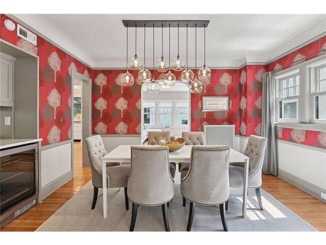 Building Photo - 3933 Zenith Ave S