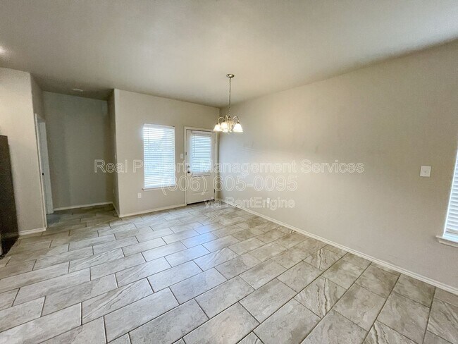 Building Photo - 11207 Akron Ave