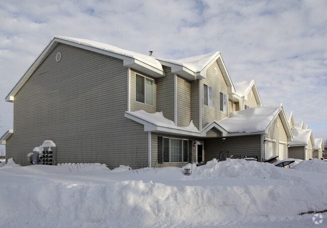 Building Photo - Huski Townhomes