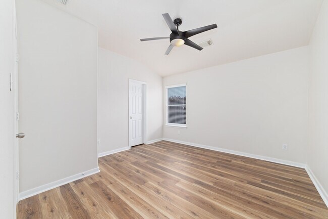 Building Photo - 26610 Marble Falls Bend