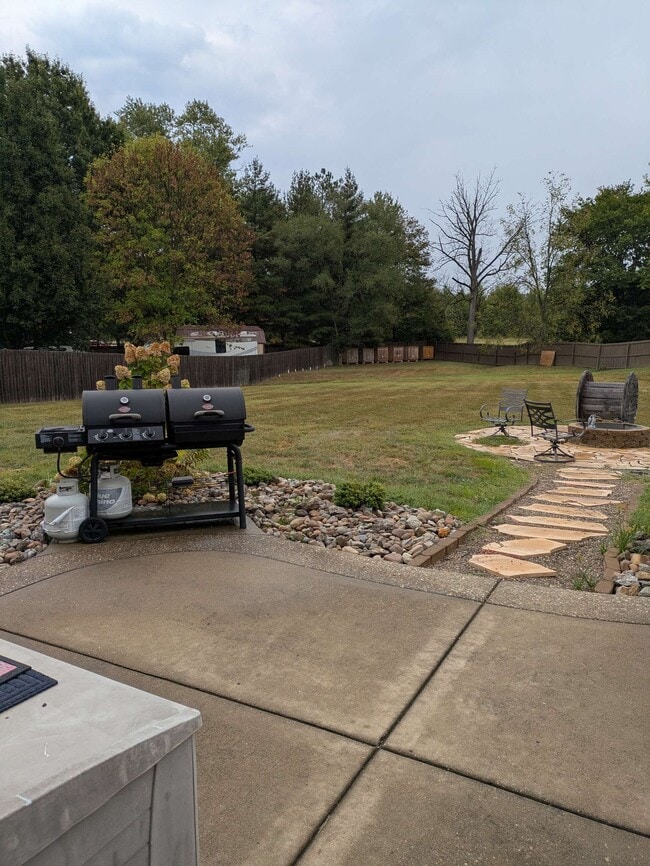 Building Photo - 4139 Lakeside Dr