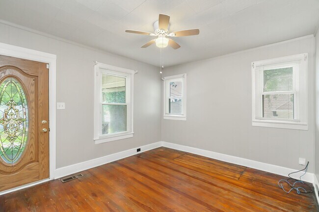 Building Photo - 1811 Fleming St