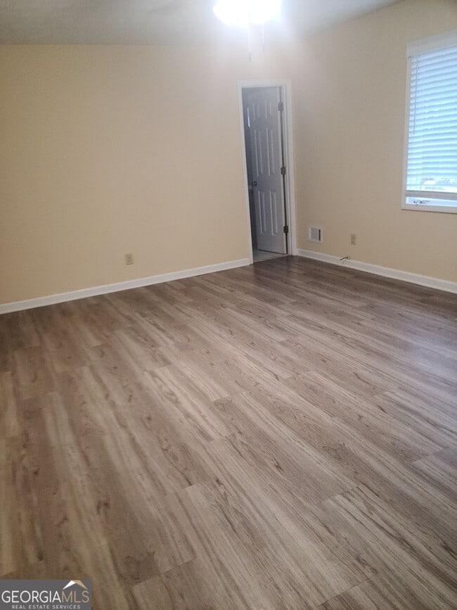 Building Photo - 2120 Fieldstone View Ct SE