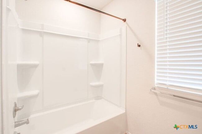 Building Photo - 324 Kenai Dr