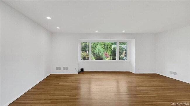 Building Photo - 118 Van Etten Blvd