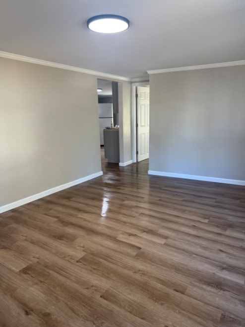 Building Photo - 103 Ellis St SW