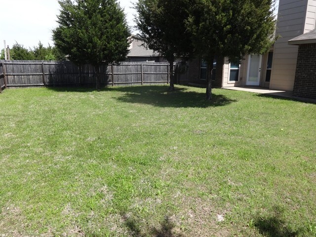 Building Photo - 741 Fairview Ave