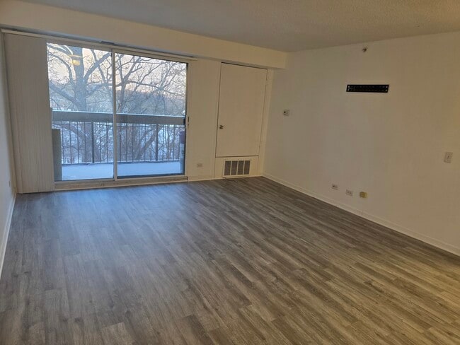 Building Photo - 1840 Huntington Blvd