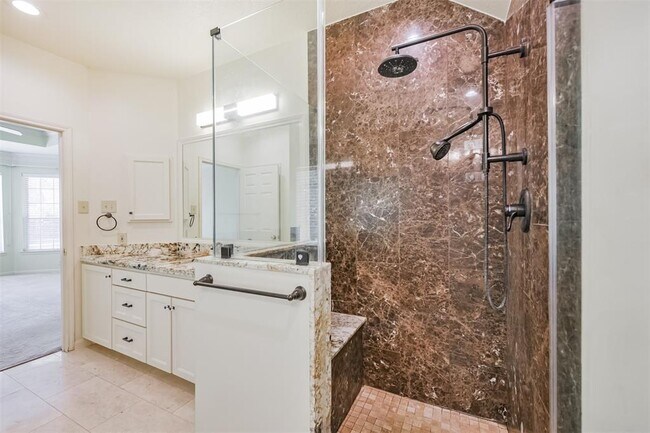 Building Photo - 4003 Bountiful Crest Ln