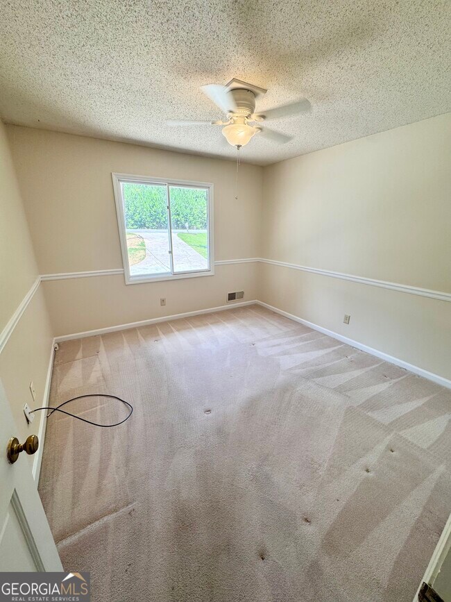 Building Photo - 3636 Hardy Rd