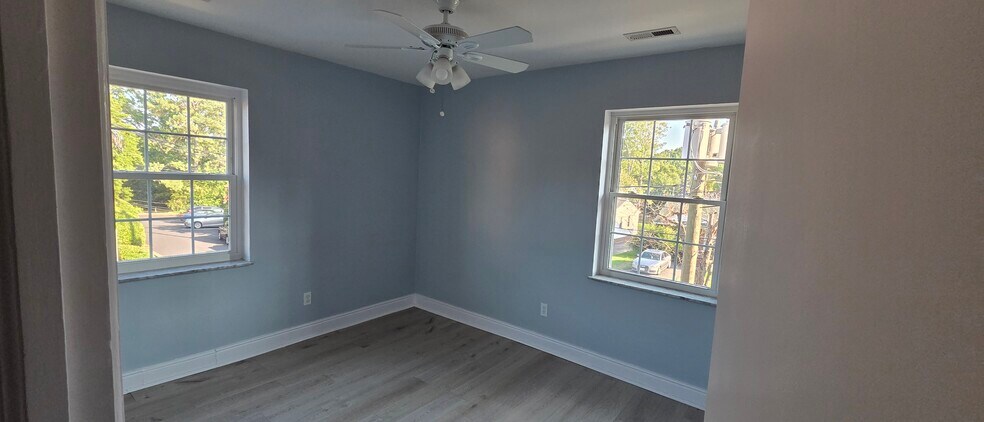 Second Room - 4050 Forest Hill Ave