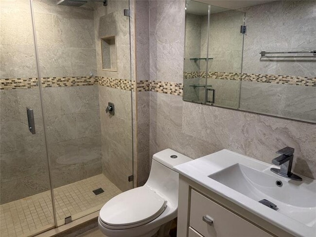 Building Photo - 5100 N Ocean Blvd