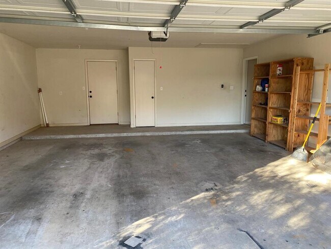 Building Photo - 27 Par View Dr