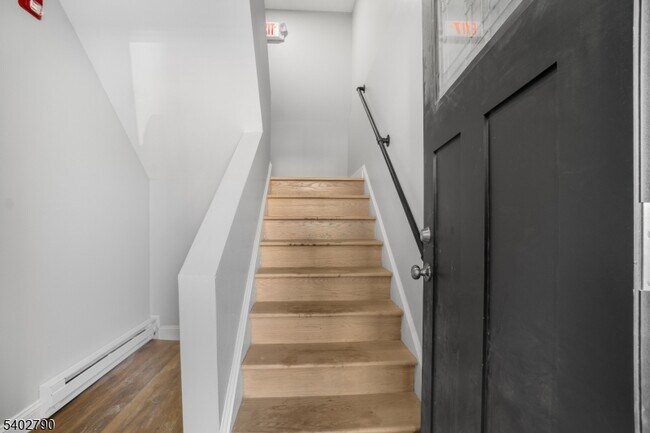 Building Photo - 479 15th Ave