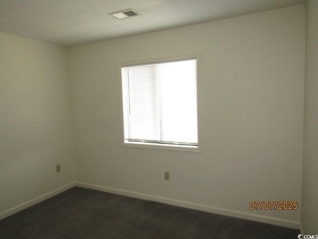 Building Photo - 4258 Pinehurst Cir