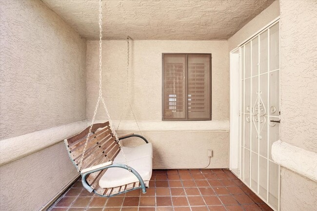 Building Photo - 3980 Delos Dr