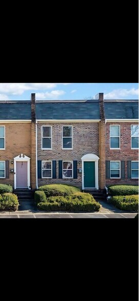 Primary Photo - 245 Winding River Dr