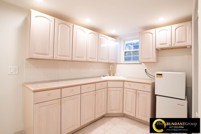 Building Photo - 40 Puddingstone Ln