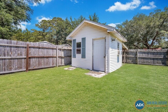Building Photo - Charming 3-Bed, 2-Bath Home in Historic Beaufort, SC. Call for Details!