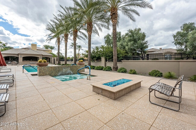 Building Photo - 7878 E Gainey Ranch Rd