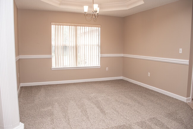 Building Photo - 522 Risen Star Dr