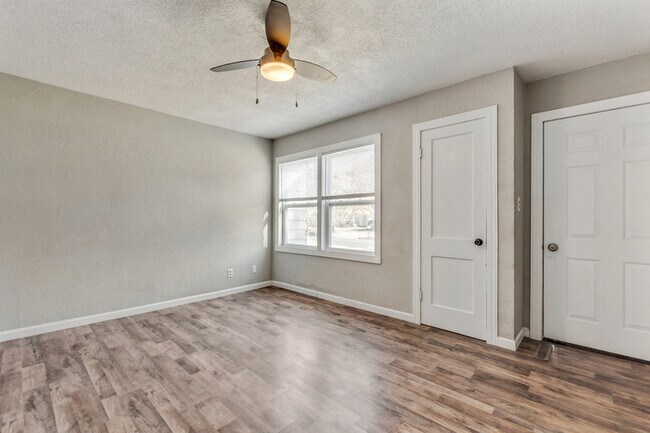 Building Photo - 1017 N Pershing St