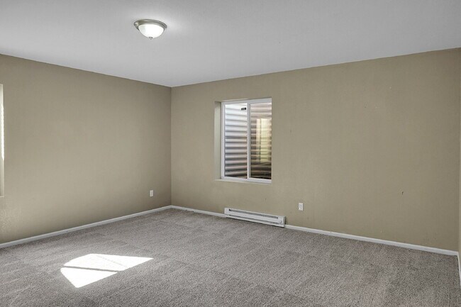 Building Photo - $2,700 - 4 Bed, 3.5 Bath Home in CO Spring...