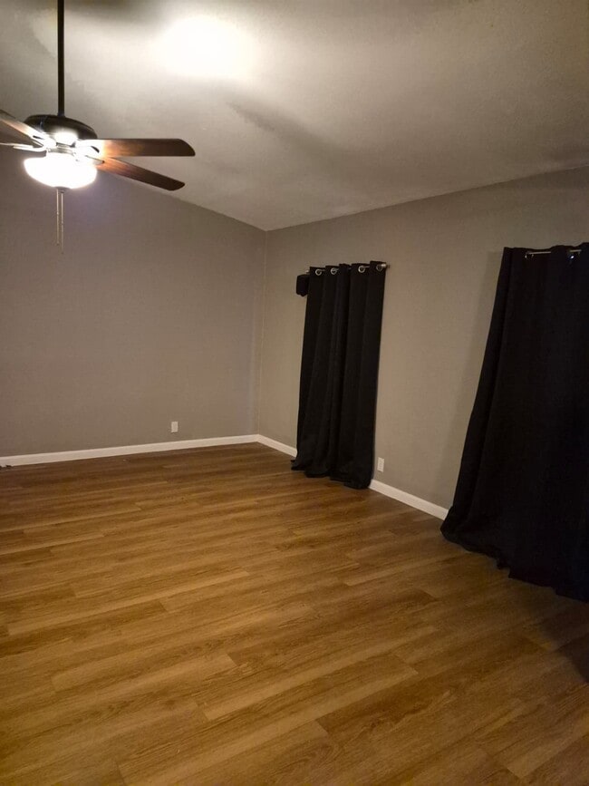 Building Photo - 15735 Munson Ln